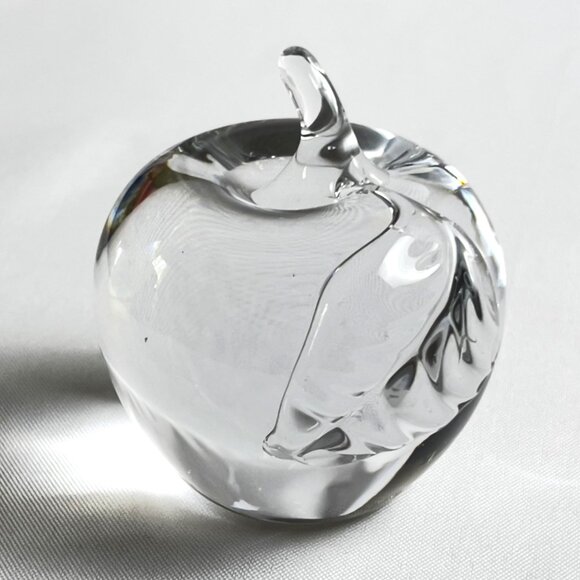 Clear Glass Apple Paperweight Vintage Hand-Blown Sculpted Leaf & Stem 2"x 2.25" - Picture 3 of 12